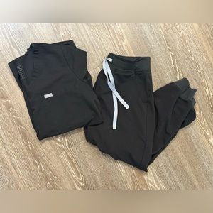 Figs Black Scrub Set